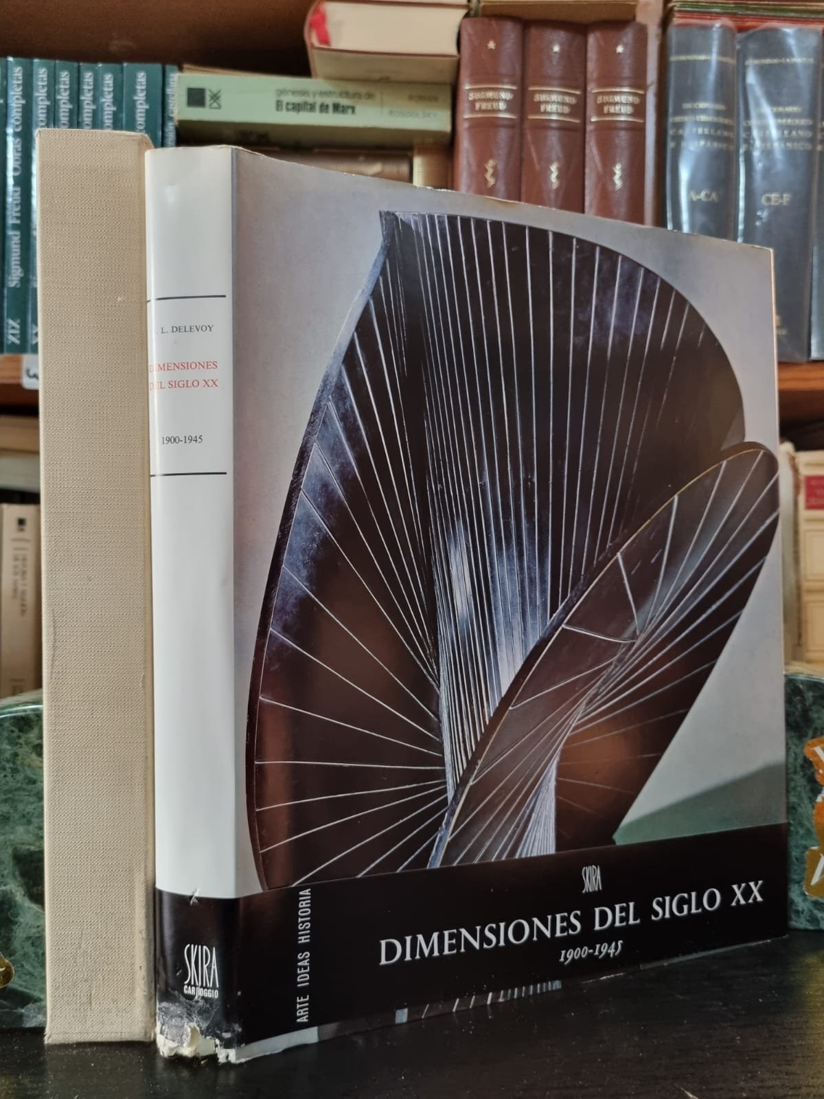 Dimensiones del Siglo XX