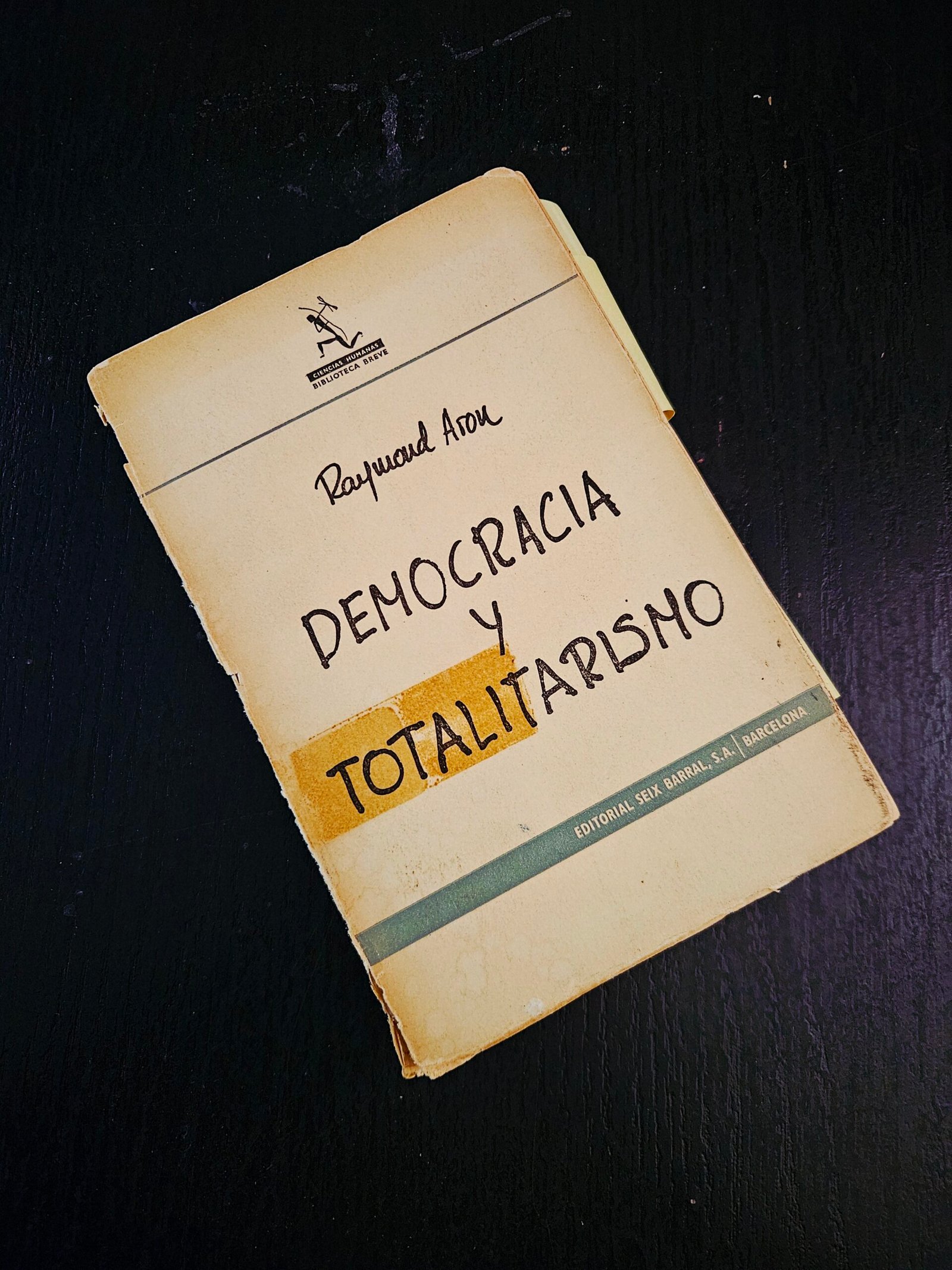 Democracia y totalitarismo