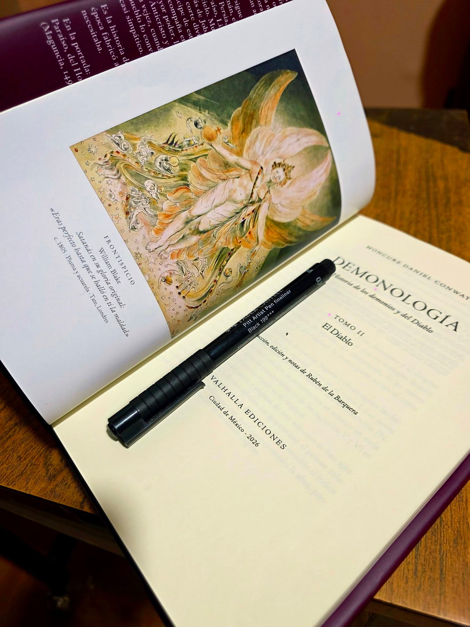 Frontispicio a color de William Blake y portada interior del tomo II El Diablo, Demonología de Conway